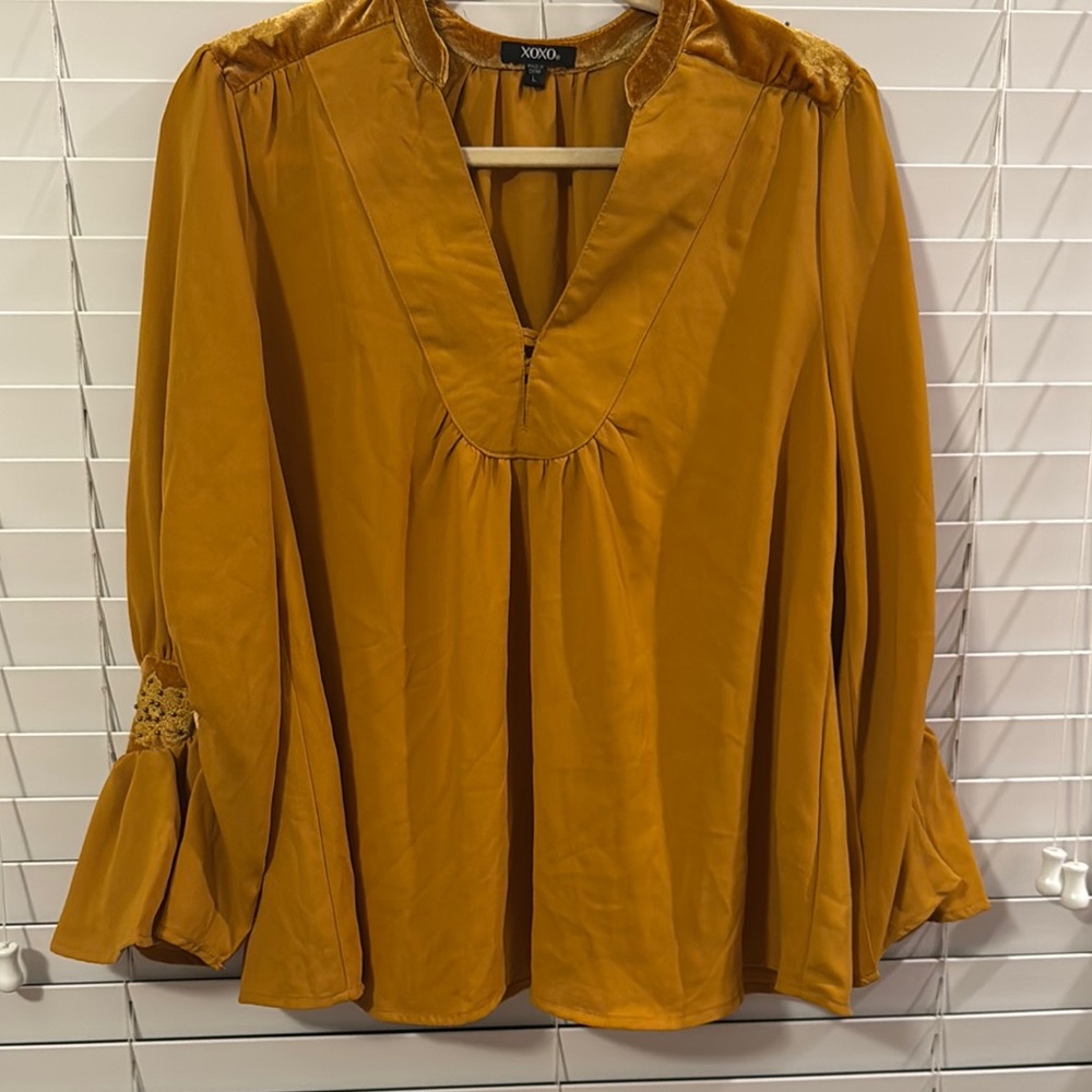 XOXO Women's Mustard Blouse Size L (Used)